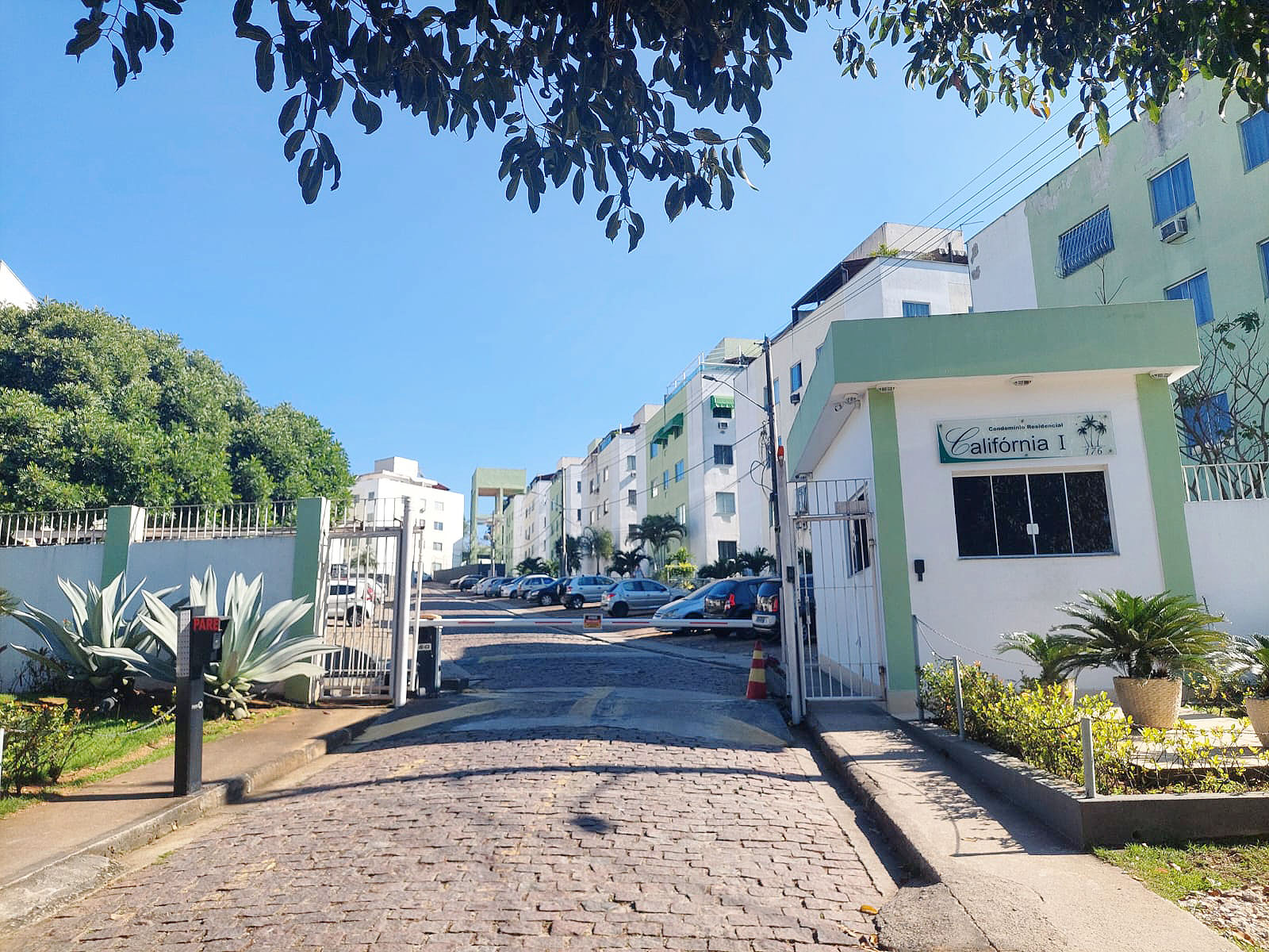 ESTRADA DO MAGARCA 176 APTO 401 BLOCO 01 - CONDOMINIO CALIFORNIA I - CAMPO GRANDE - Rio de Janeiro/RJ — foto principal